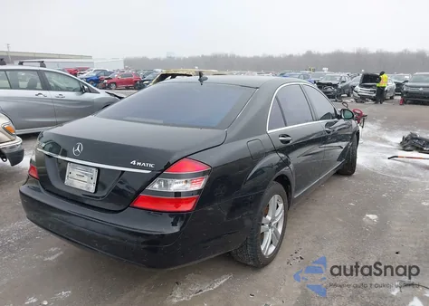 2007 Mercedes-Benz S 550 4Matic z USA, uszkodzony, nr VIN WDDNG86X87A137895